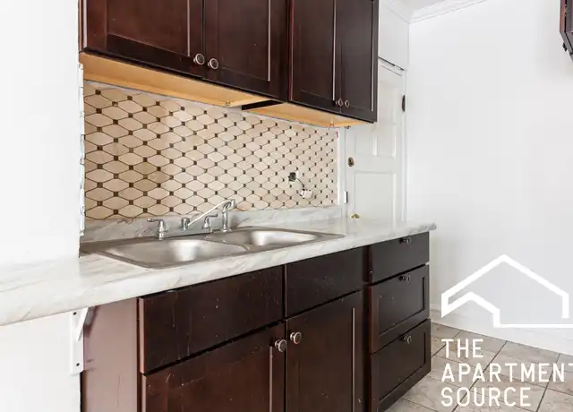 Property at 1361 W Estes Ave Unit 1V, Chicago, IL, 60626, 2 beds, 1 bath, [object Object]