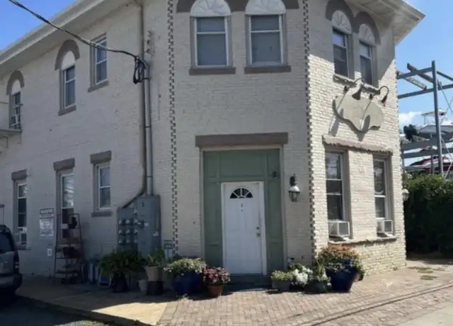 Property at 24 Bay Ave Unit 2, Highlands, NJ, 07732, 1 bed, 1 bath, [object Object]
