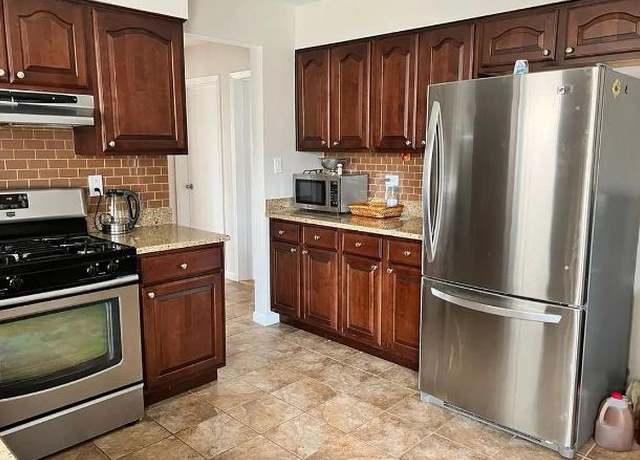 Photo of 8336 W Berwyn Ave, Chicago, IL 60656