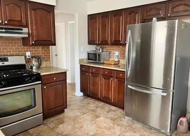 Property at 8336 W Berwyn Ave, Chicago, IL, 60656, 3 beds, 2 baths, [object Object]
