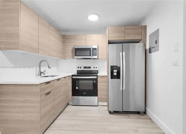 Property at 810 Salzedo St #21, Coral Gables, FL, 33134, 2 beds, 1 bath, [object Object]