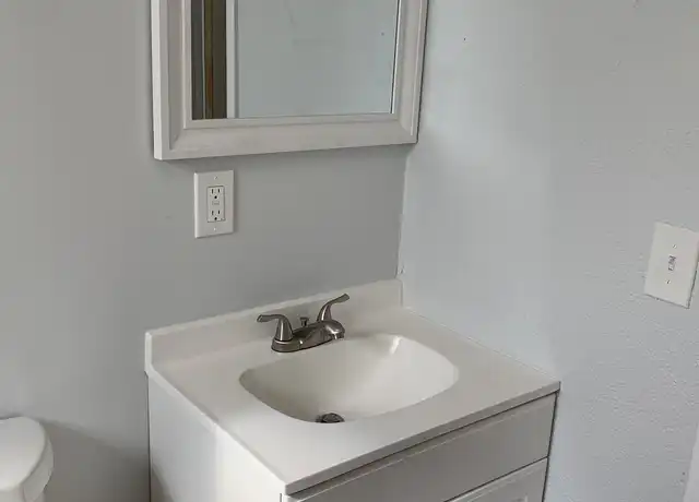 Property at 1006 W 25th St Unit 3, Jacksonville, FL, 32209, 2 beds, 1 bath, [object Object]