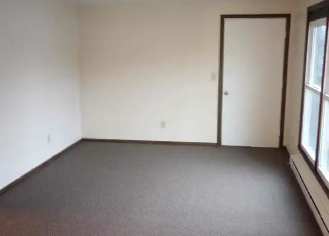 Property at 541 Clement St, Green Bay, WI, 54302, 2 beds, 1 bath, [object Object]