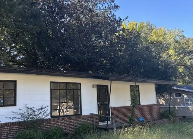 Property at 1129 W McDowell Rd, Jackson, MS, 39204, 3 beds, 1 bath, [object Object]