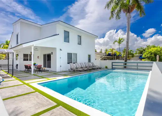 Property at 1109 Hollywood Blvd, Hollywood, FL, 33019, 5 beds, 3 baths, [object Object]