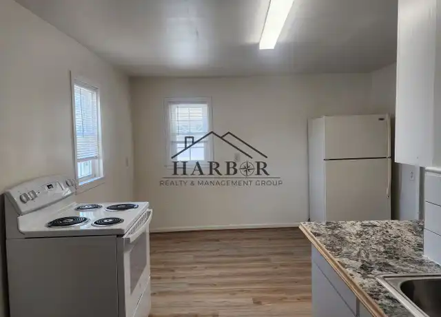 Property at 107 11th St NW Unit 1, Austin, MN, 55912, 3 beds, 1 bath, [object Object]