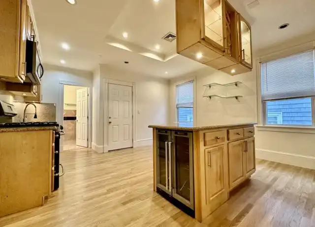Property at 8 White Ave, Chestnut Hill, MA, 02467, 3 beds, 1 bath, [object Object]
