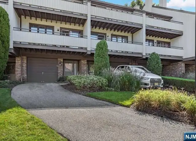 Property at 82 Meadowview Ct, Leonia, NJ, 07605, 2 beds, 3.5 baths, [object Object]
