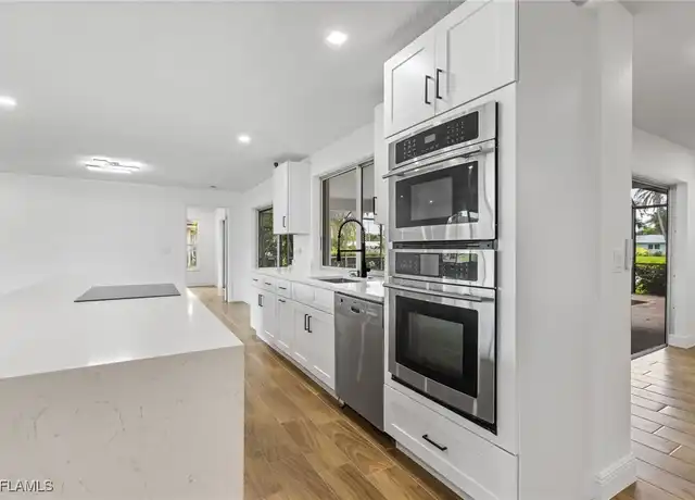 Property at 1041 North Waterway Dr, Fort Myers, FL, 33919, 4 beds, 3 baths, [object Object]