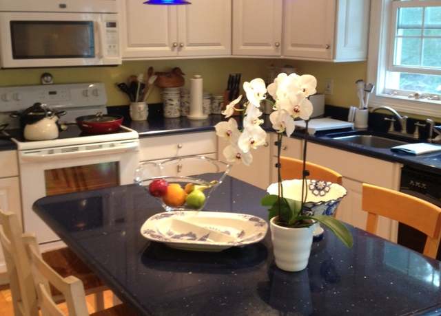 Photo of 287 Greens Farms Rd, Westport, CT 06880