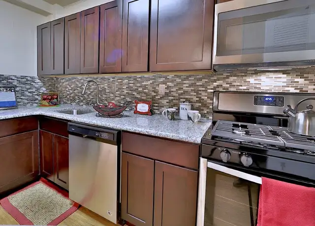 Photo of 8 Poolside Ct, Baltimore, MD 21228