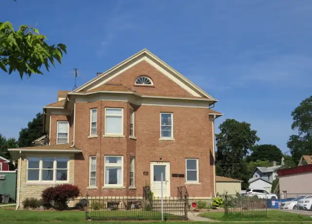 Property at 217 S 2nd St Unit Main level, St. Charles, IL, 60174, 2 beds, 1.5 baths, [object Object]