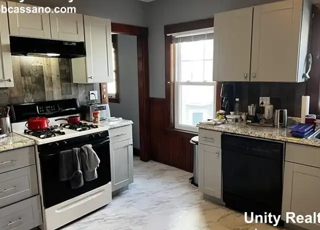 Property at 1112 Fellsway Unit 1, Medford, MA, 02155, 2 beds, 1 bath, [object Object]