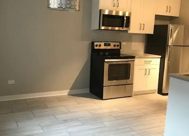 Property at 2349 W Jarvis Ave Unit 2B, Chicago, IL, 60645, 2 beds, 1 bath, [object Object]