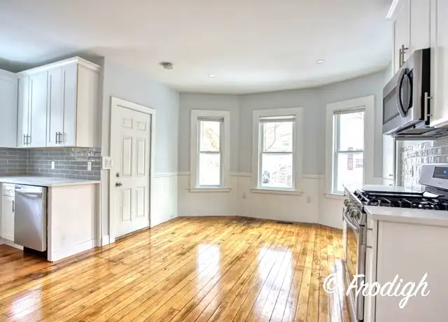 Property at 118 Plymouth St Unit 1, Bridgewater, MA, 02324, 3 beds, 1 bath, [object Object]