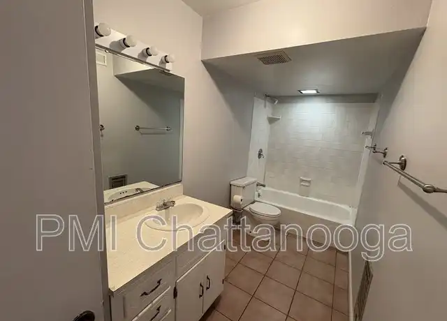 Property at 4240 Crestview Dr Unit a, Chattanooga, TN, 37415, 2 beds, 2 baths, [object Object]