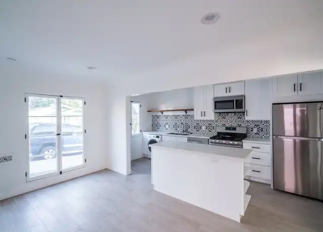 Property at 2546 3rd St Unit C, Santa Monica, CA, 90405, 1 bed, 1 bath, [object Object]