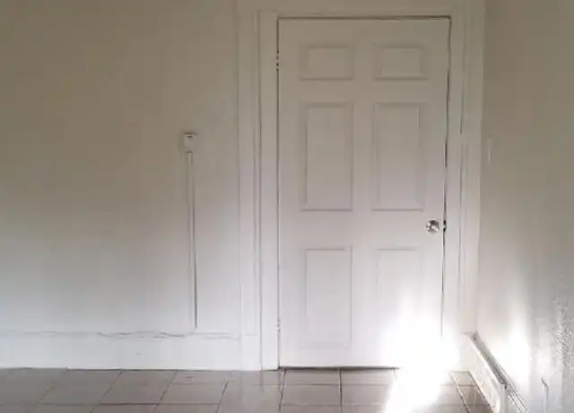 Property at 3316 N 3rd St Unit 3316A (Upper), Milwaukee, WI, 53212, 2 beds, 1 bath, [object Object]