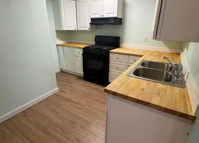 Property at Lauren Renee - 725 W Hazel St, Mount Vernon, WA, 98273, 2 beds, 1 bath, [object Object]
