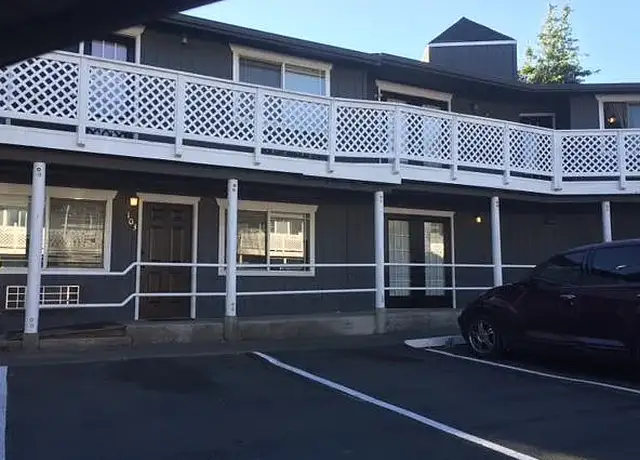 Photo of 725 W Hazel St, Mount Vernon, WA 98273