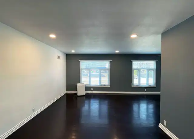 Property at 402 S Robertson Blvd Unit 3, Los Angeles, CA, 90048, 2 beds, 2 baths, [object Object]