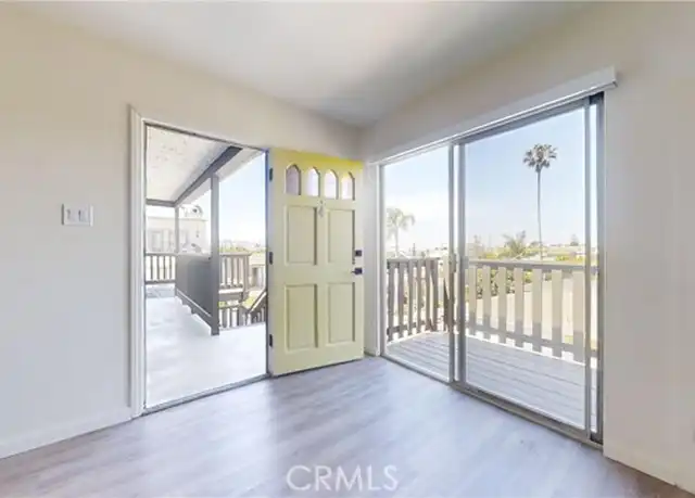 Property at 635 8th Pl Unit 4, Hermosa Beach, CA, 90254, 2 beds, 1 bath, [object Object]