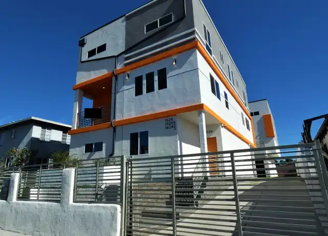 Property at 1626 S La Brea Ave Unit 1626, Los Angeles, CA, 90019, 4 beds, 3.5 baths, [object Object]