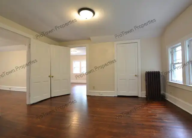 Property at 1015 Richards St, Joliet, IL, 60433, 4 beds, 1 bath, [object Object]