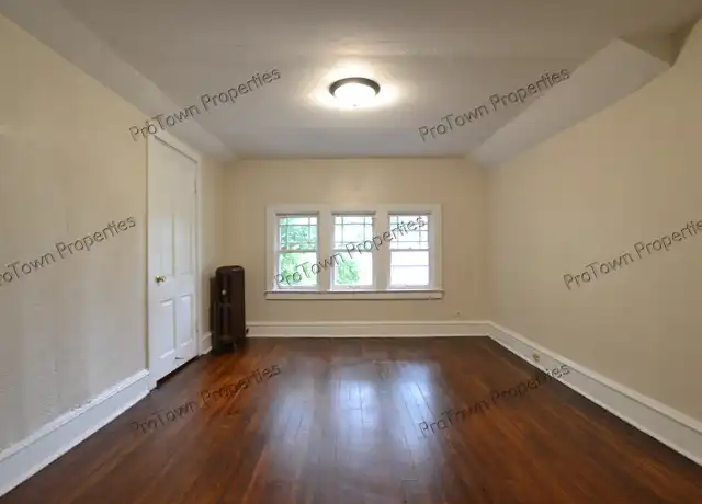 Property at 1015 Richards St, Joliet, IL, 60433, 4 beds, 1 bath, [object Object]