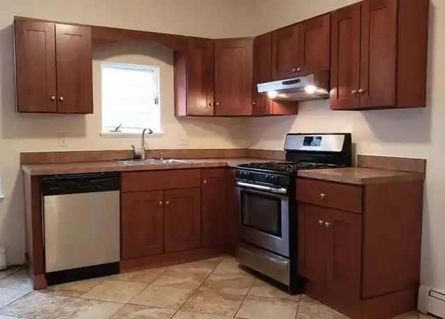 Property at 65 Brookline St Unit 3, Cambridge, MA, 02139, 3 beds, 1 bath, [object Object]