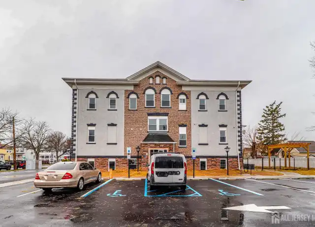 Property at 33 Second St, Raritan, NJ, 08869, 2 beds, 1 bath, [object Object]