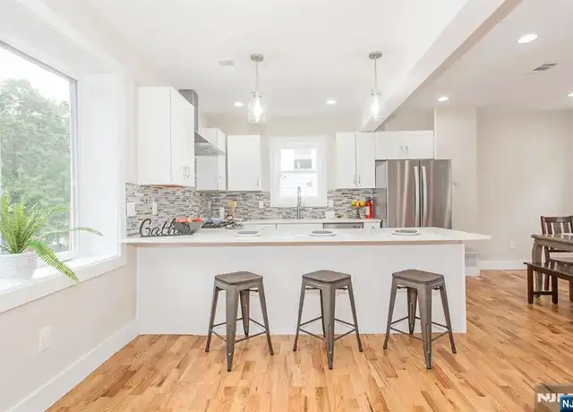 Property at 2389 3rd St, Fort Lee, NJ, 07024, 3 beds, 2.5 baths, [object Object]