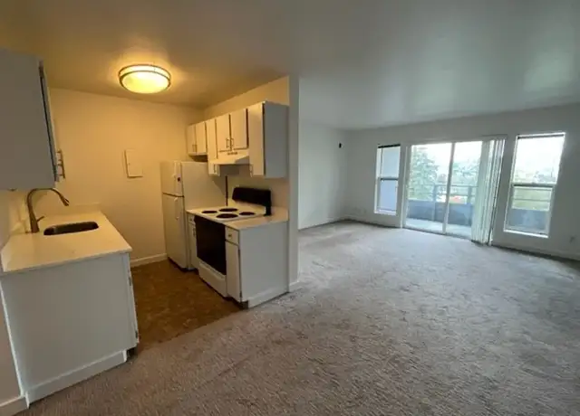 Photo of 351 Vuemont Pl NE, Renton, WA 98056