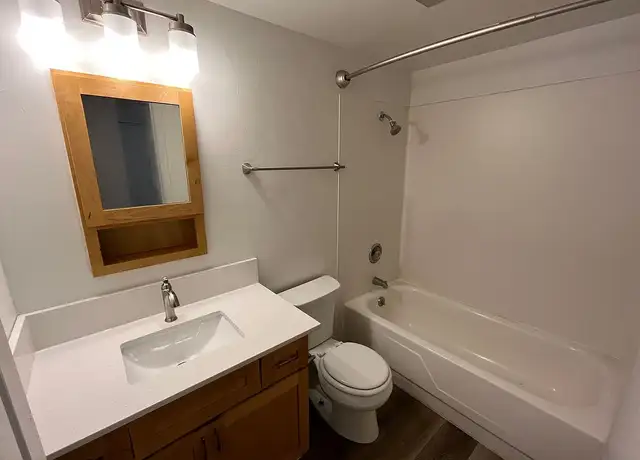 Photo of 351 Vuemont Pl NE, Renton, WA 98056