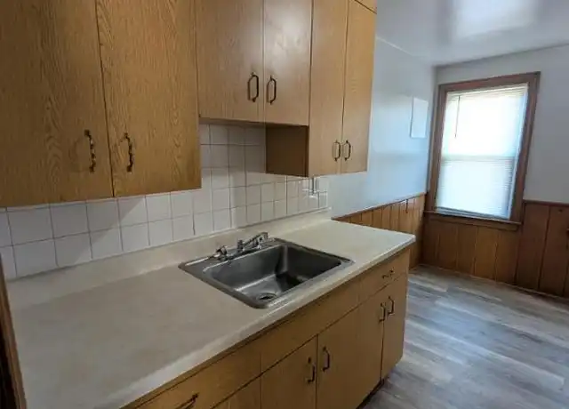 Property at 519 E 222nd St, Euclid, OH, 44123, 2 beds, 1 bath, [object Object]