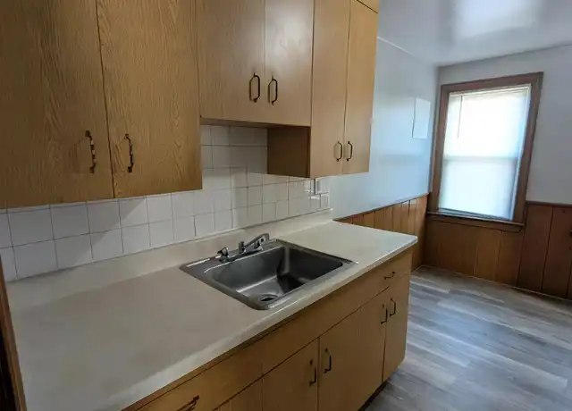 Property at 519 E 222nd St, Euclid, OH, 44123, 2 beds, 1 bath, [object Object]