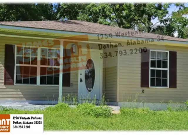 Property at 209 Ruth St, Dothan, AL, 36303, 3 beds, 2 baths, [object Object]
