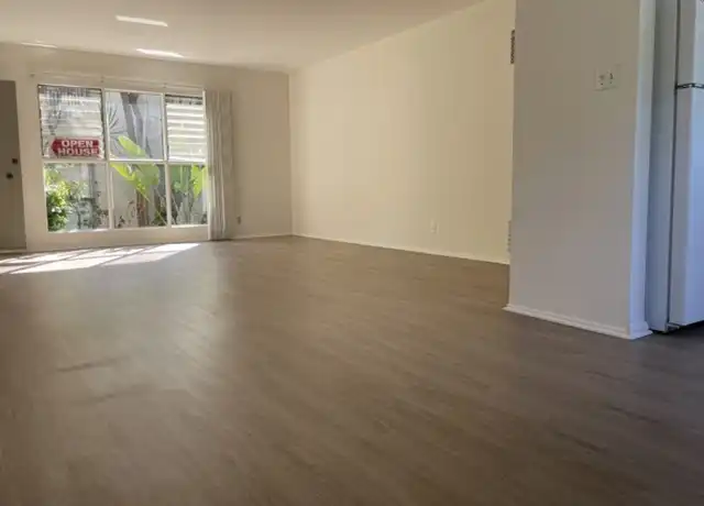 Property at 630 San Vicente Blvd Unit B, Santa Monica, CA, 90402, 1 bed, 1 bath, [object Object]