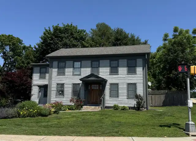 Property at 3 E Pattagansett Rd Unit D, Niantic, CT, 06357, 1 bed, 1 bath, [object Object]