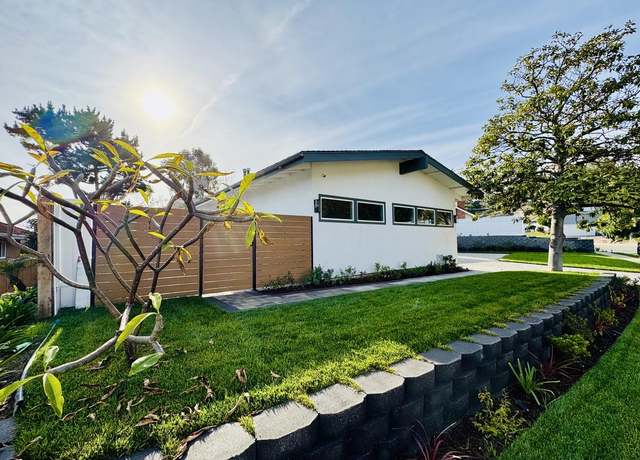 Photo of 27912 Alaflora Dr, Rancho Palos Verdes, CA 90275