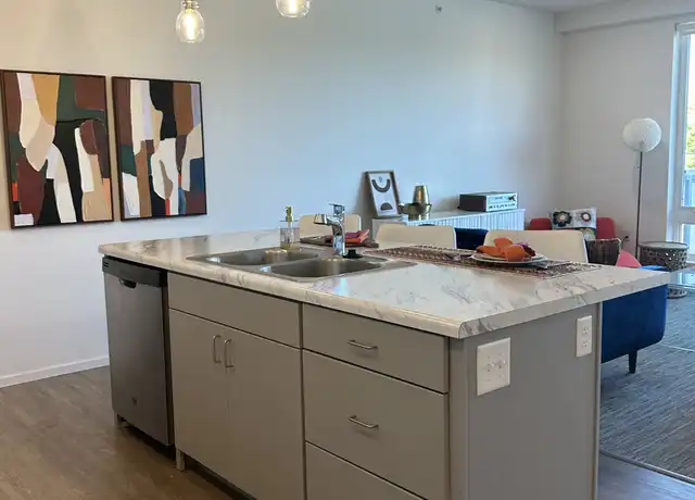 Property at 4326 Hickman Rd Unit 405, Des Moines, IA, 50310, 1 bed, 1 bath, [object Object]