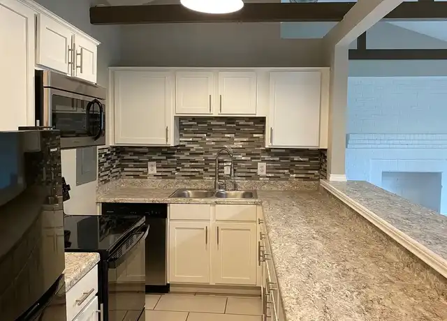 Property at Newport Apartments - 4950 Live Oak St, Dallas, TX, 75206, 1-2 bed, 1 bath, [object Object]