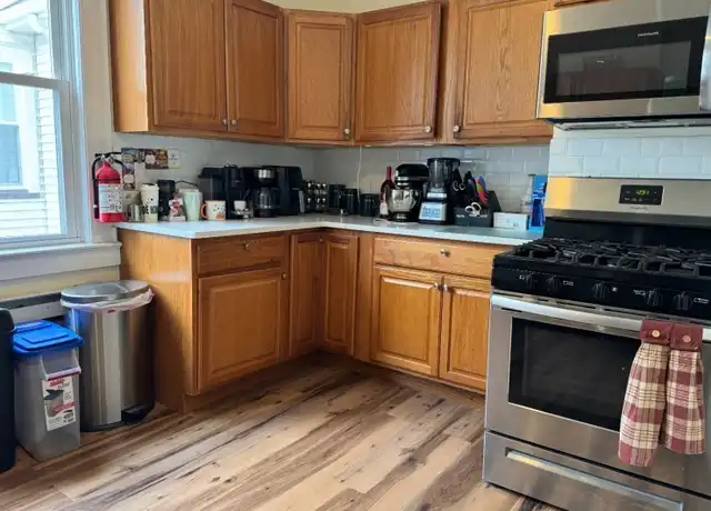 Property at 72 Ella St Unit 2-2, Bloomfield, NJ, 07003, 2 beds, 1 bath, [object Object]
