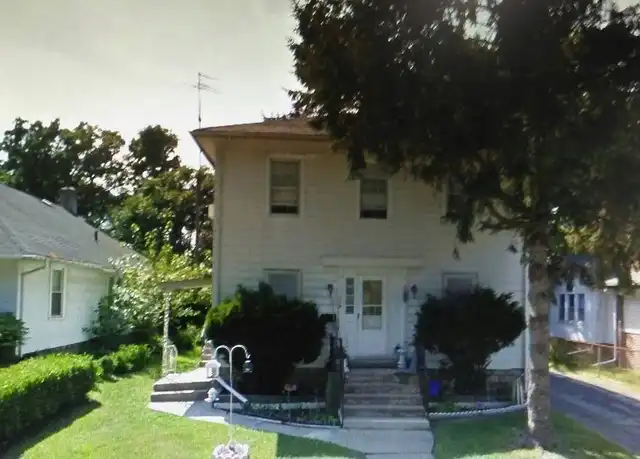 Property at 748 Water St, Hobart, IN, 46342, 1 bed, 1 bath, [object Object]