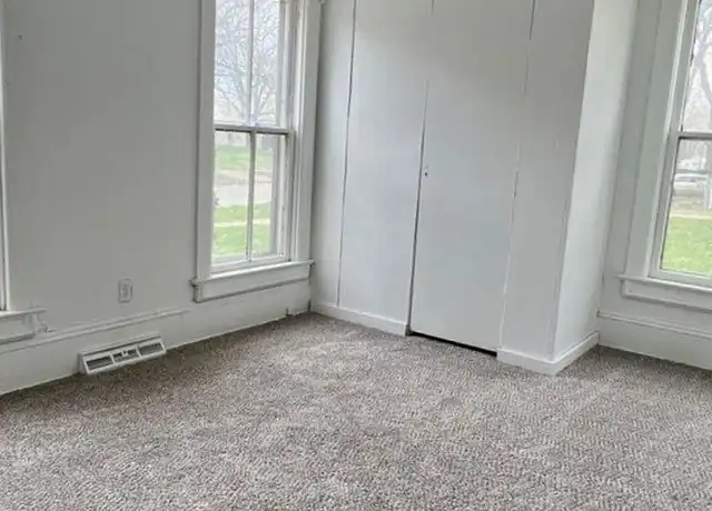 Property at 1126 S 12th St, Springfield, IL, 62703, 2 beds, 1 bath, [object Object]