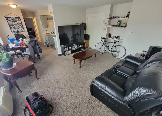 Property at 305 Maple Ave Unit 4, Waukesha, WI, 53186, 1 bed, 1 bath, [object Object]
