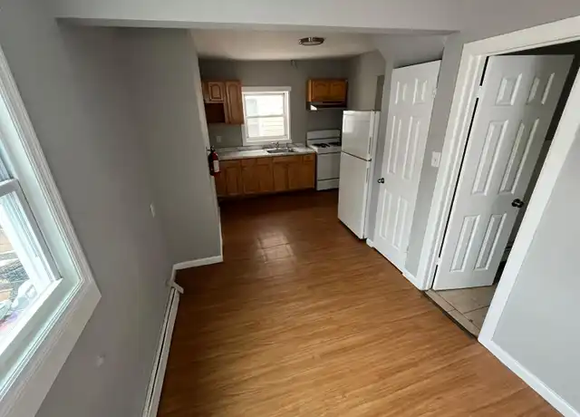 Property at 129 S Park St Unit 3BR, Elizabethport, NJ, 07206, 3 beds, 1 bath, [object Object]