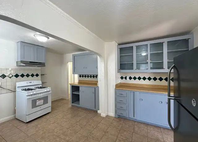 Property at 22230 S. Garden Ave, Hayward CA 94541 - 22230 S Garden Ave, Hayward, CA, 94541, 1 bed, 1 bath, [object Object]