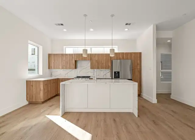 Property at 2206 Arroyo Ave Unit 404, Dallas, TX, 75219, 2 beds, 2.5 baths, [object Object]