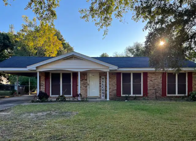 Property at 713 Ynestra Dr, Mobile, AL, 36609, 3 beds, 1 bath, [object Object]